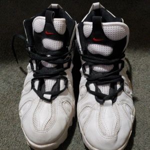 NIKE AIR WOMEN'S BASKETBALL SHOES